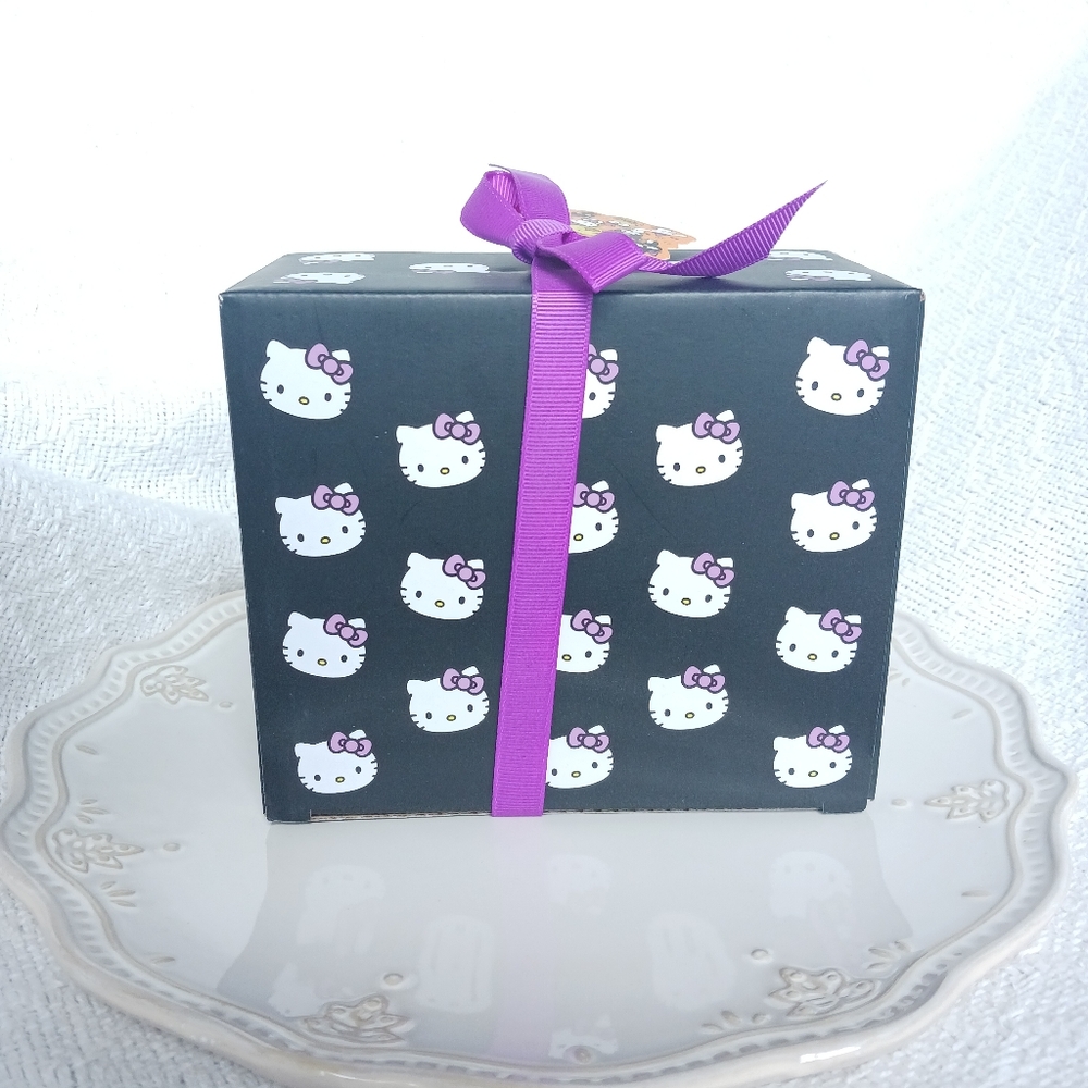 Blue Sky Hello Kitty by Sanrio Halloween Salt and Pepper Shaker Set - Picture 3 of 10